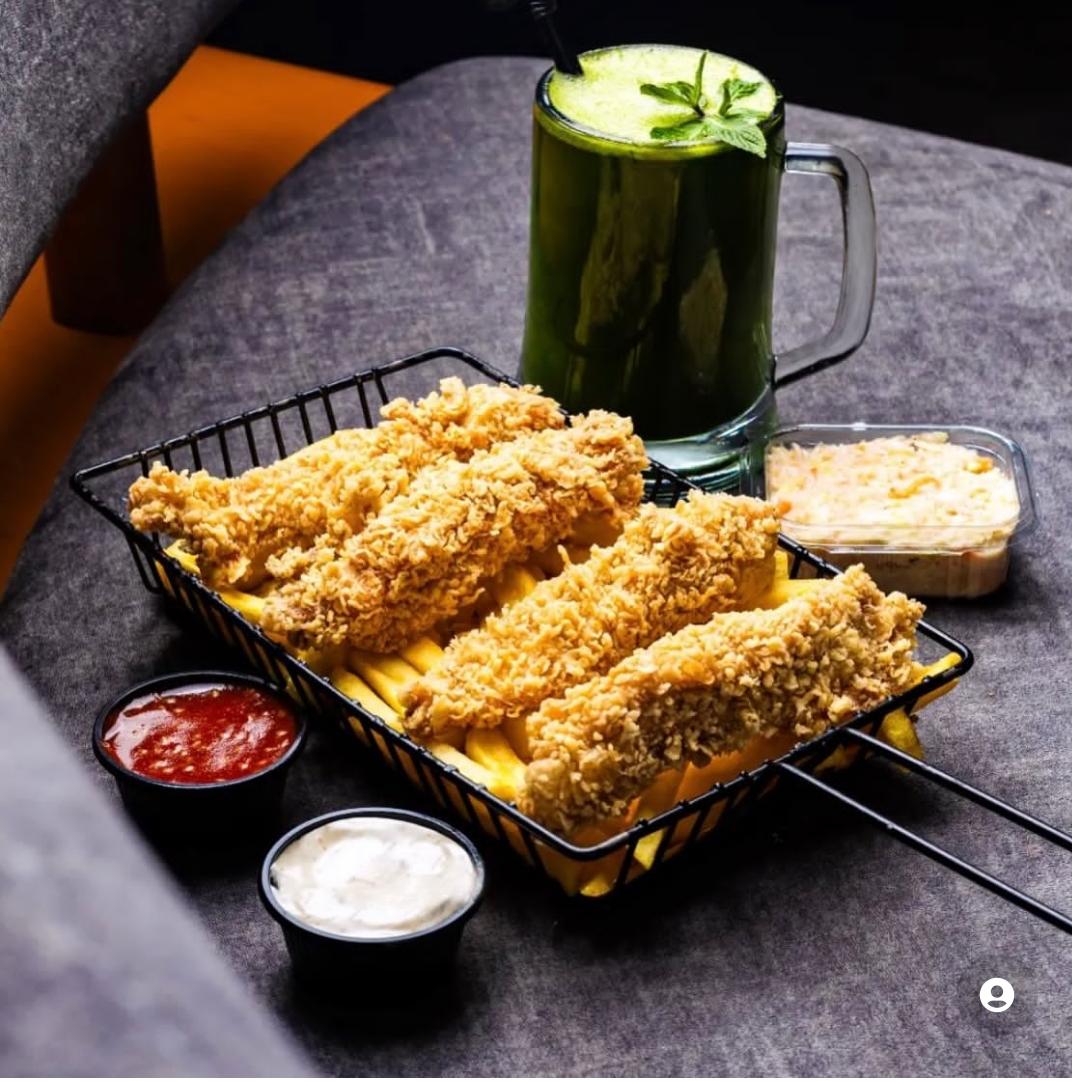 فست فود چیکن بیف در رشت